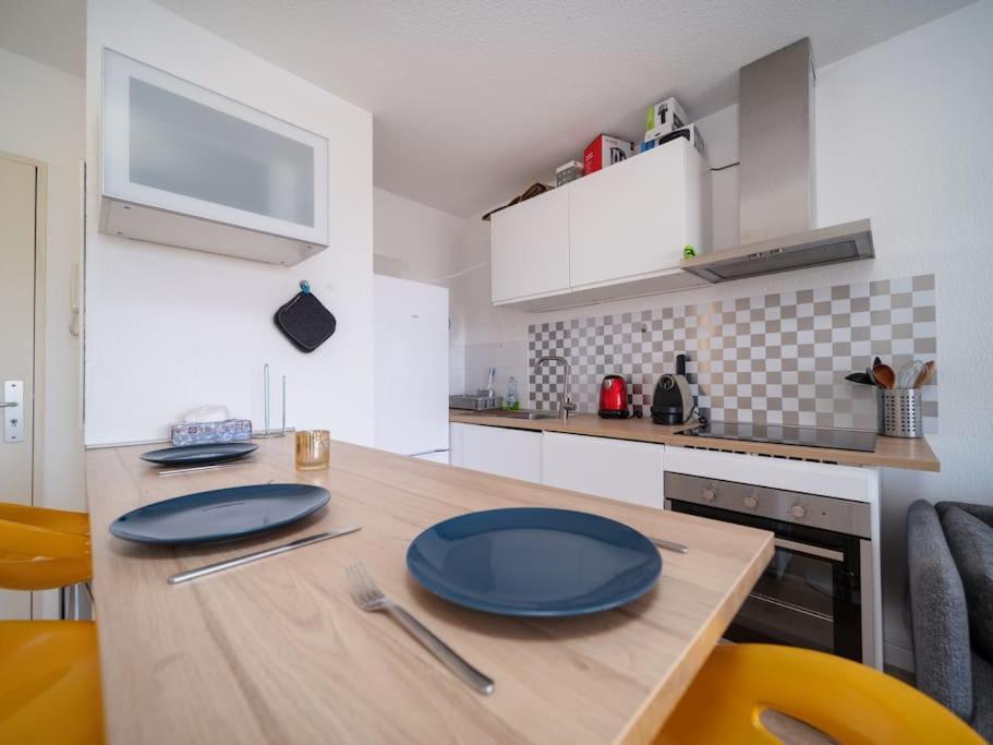 Appartement Tout Equipe Climatise Terrasse Hopital De La Timone 马赛 外观 照片